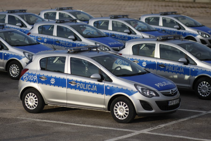 Policyjne radiowozy i inne pojazdy Radiowozy O Policji