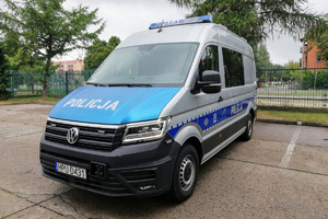 Samochód furgon Ambulans Pogotowia Ruchu Drogowego marki VW Crafter.