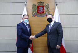 Deputy head of the Polish Police presents medal for merits for the Police to the Minister of Internal Affairs of Georgia
