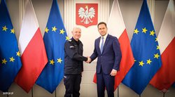 Polish and Estonian Heads of Agencies shaking hands