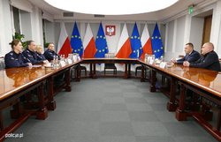 Polish and Ukrainian delegates at the conference table